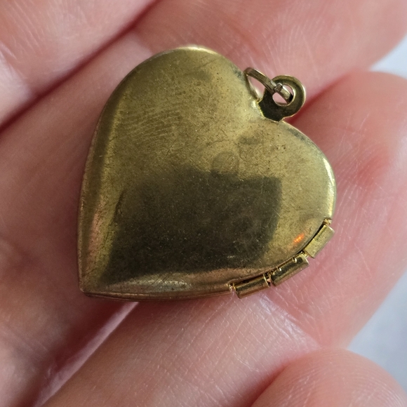 Vintage heart locket pendant gold tone photo holder - Picture 11 of 13